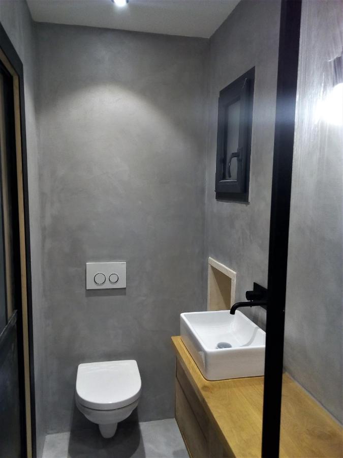 Le Petit Studio - 15 M2 - Centre Ville - Sorgue A 50 M L'Isle-sur-la-Sorgue Luaran gambar
